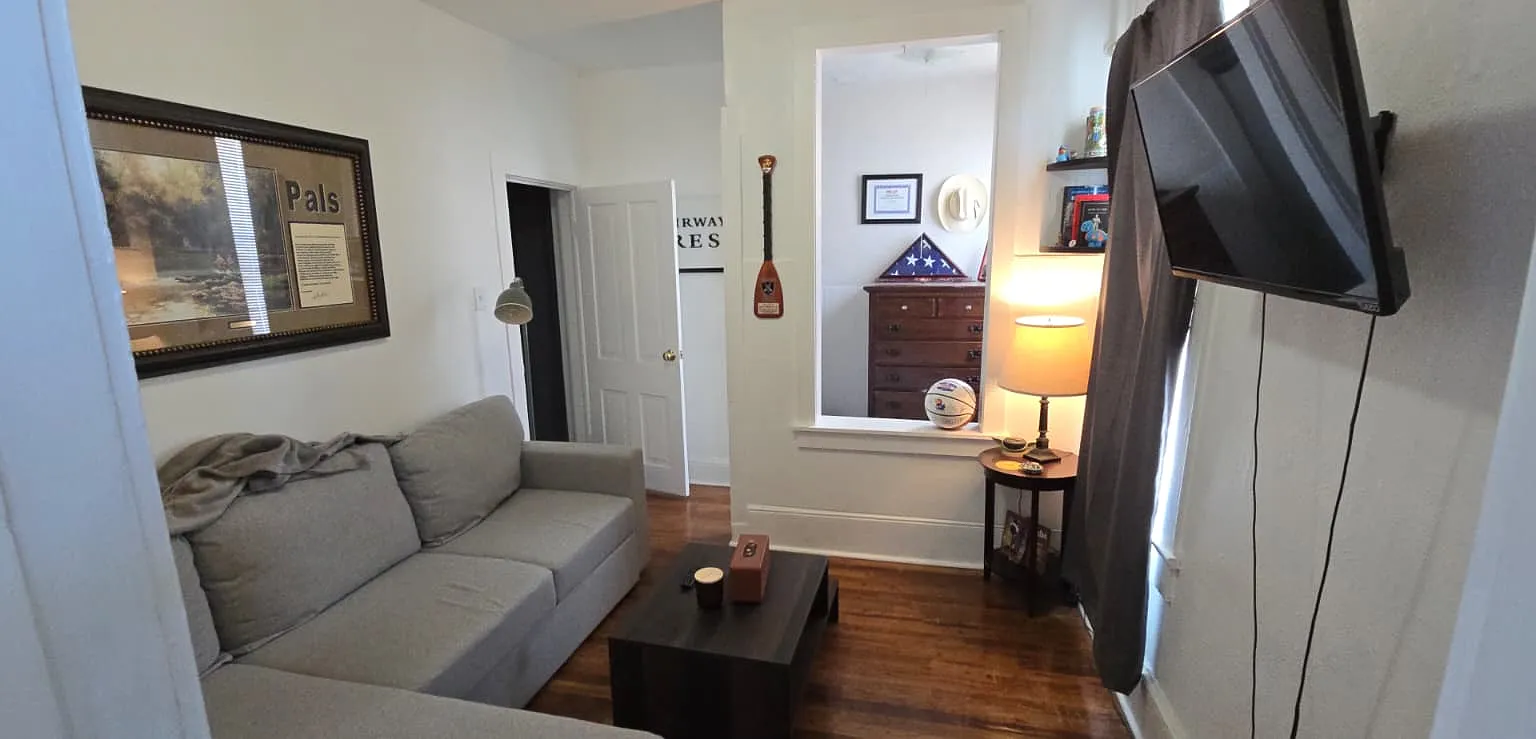 Studio, $1,150 — Photo 1