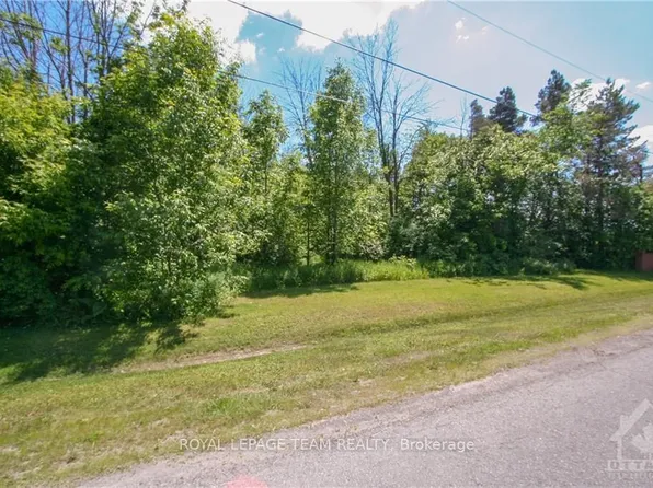 13 Silver Fox Cres, North Dundas, ON K0C 2K0