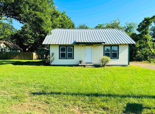 407 W Carnegie St, Winnsboro, TX 75494