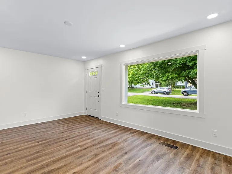 3908 Plymouth Rd — Photo 4