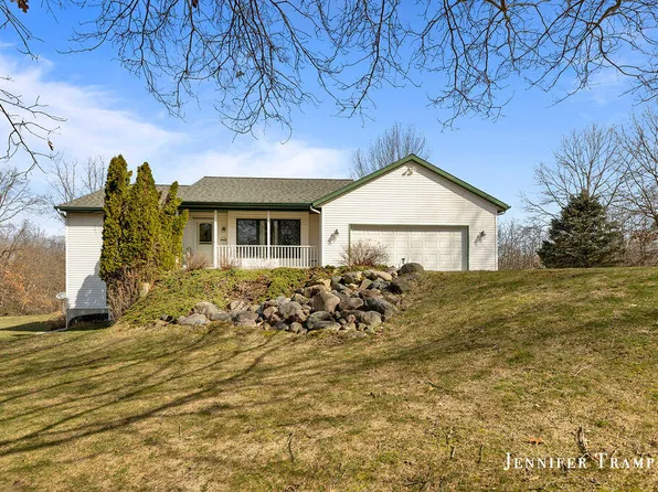 11155 Crawford Lake Trl, Cedar Springs, MI 49319