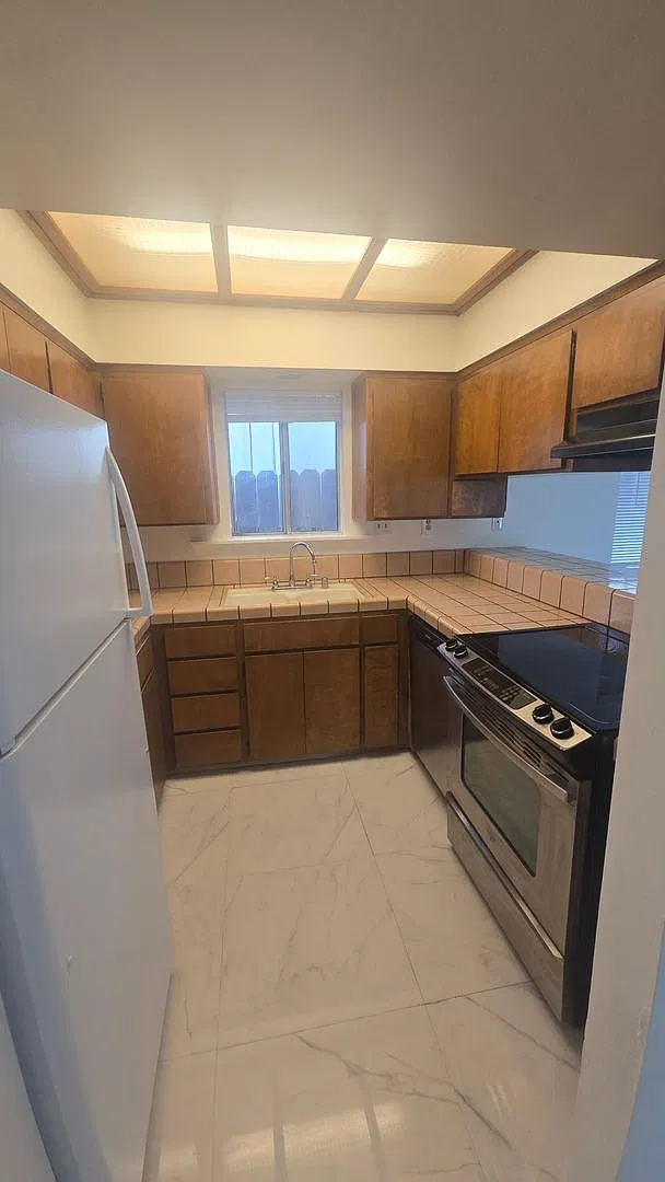 2BR 1 BA Apartment available soon — Photo 4