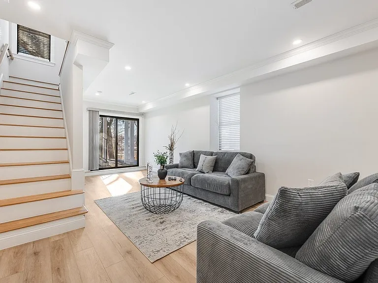 34 Perthshire Rd #34 — Photo 18