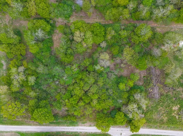 E Marsh St, Streetman, TX 75859
