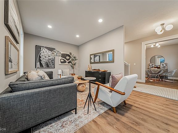 5th image of 1855 Woodlawn Ave