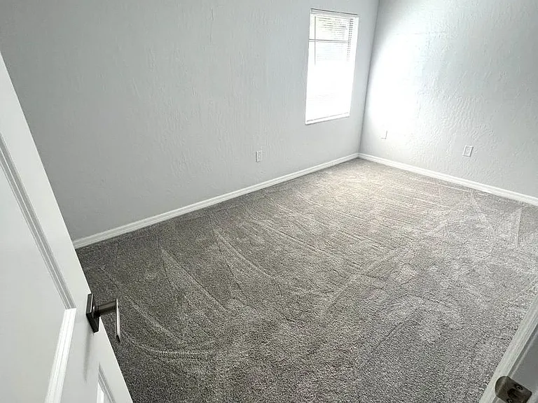 2041 Agora — Photo 21