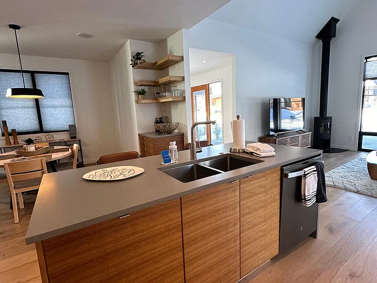 69 Jameson Dr — Photo 7