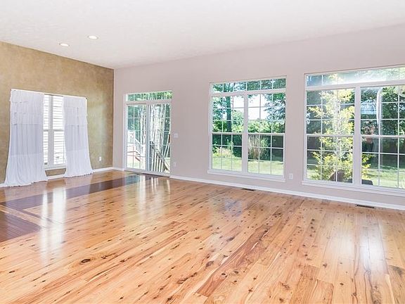 4th image of 10477 Penton Ct