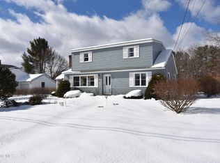 47 Pine Grove Dr, Pittsfield, MA 01201