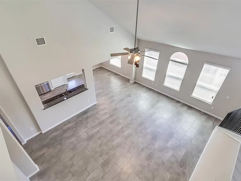 11608 Reading Ct — Photo 7