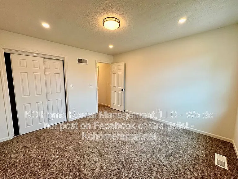 307B E Main St — Photo 28