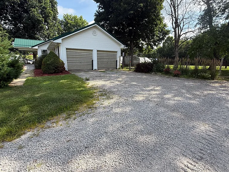 4054 N State Rd — Photo 2