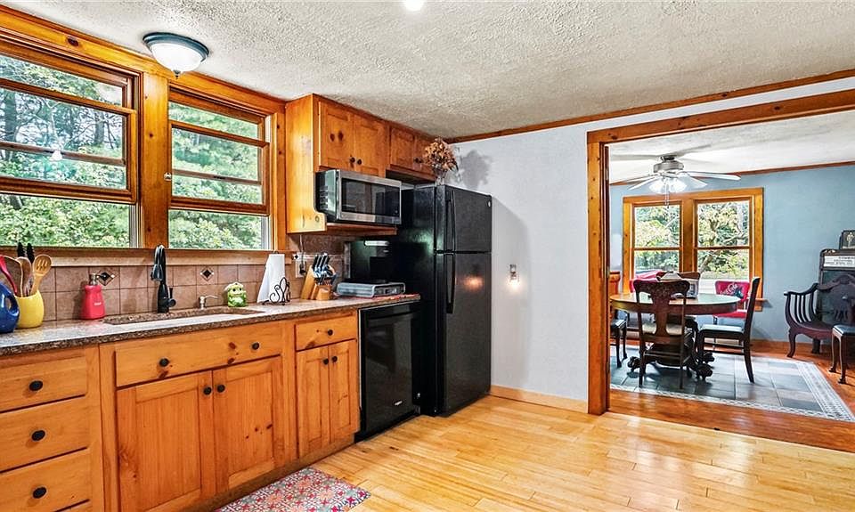 503 Switch Rd Wood River Junction RI Zillow