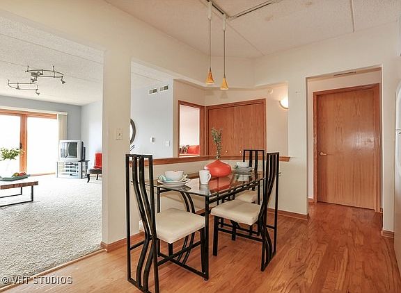 5th image of 5555 N Cumberland Ave Unit 507