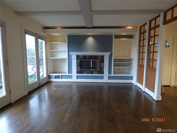 4th image of 916 W Emerson St #918
