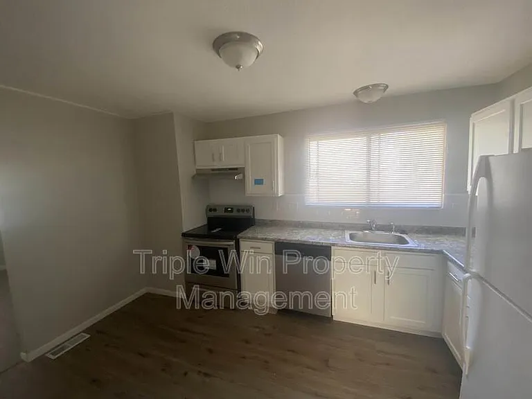 2372 Rockymont Dr — Photo 18