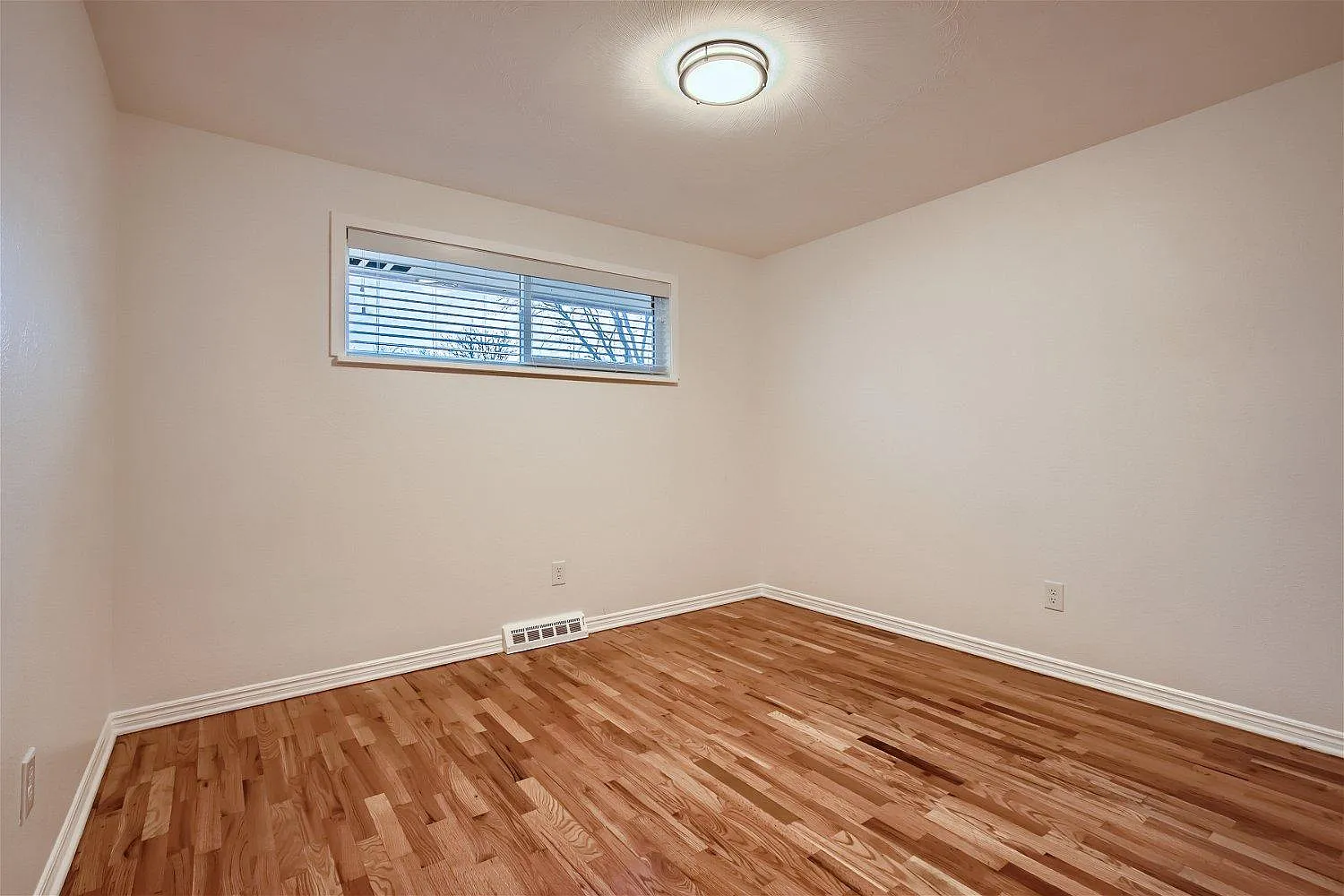 3231 Ammons Ct — Photo 4