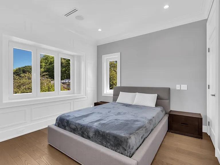 3955 Blenheim St — Photo 27