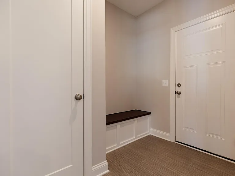 1703 Southpoint Ln — Photo 29