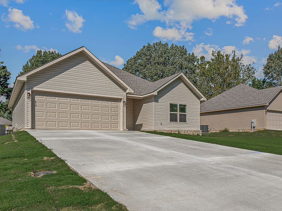 1st image of 107 Cody Ln