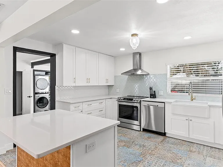 4104 W Knights Ave — Photo 12