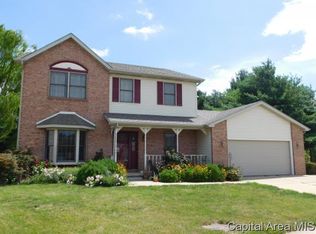 825 Chestnut Ct, Chatham, IL 62629