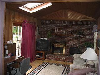 4th image of 27 Duffin Ave