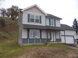 617 NE Cummins St, Roseburg, OR 97470