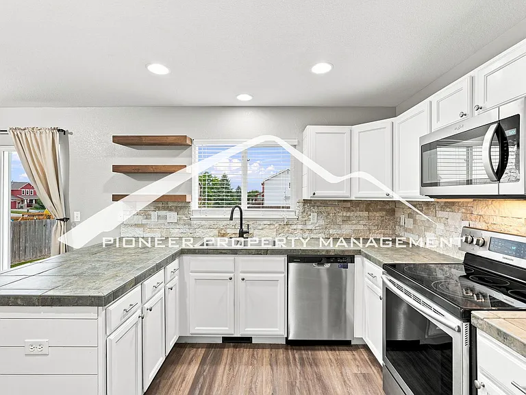 8018 Parsonage Ln — Photo 10