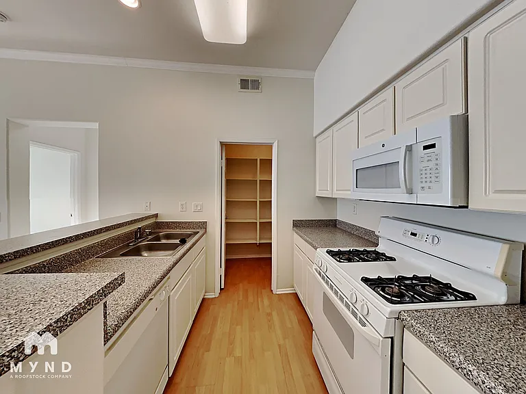 12362 Carmel Country Rd #304 — Photo 9