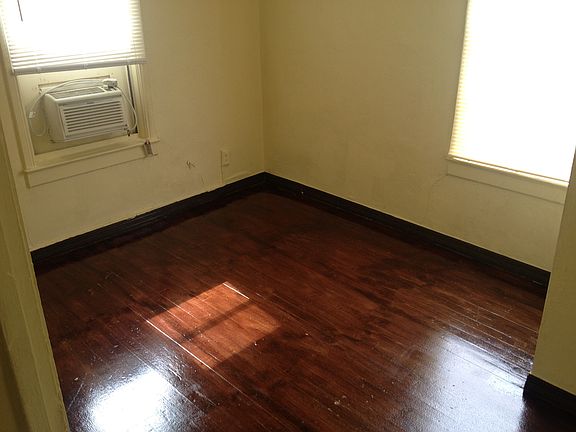 2nd image of 516 N E St