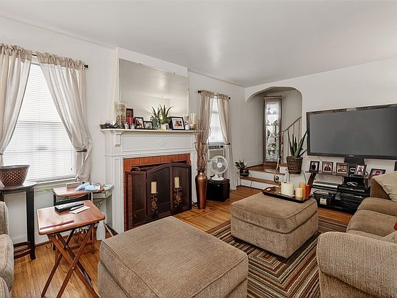 4th image of 93 Willmont St