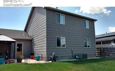 3rd image of 2220 Apple Ave