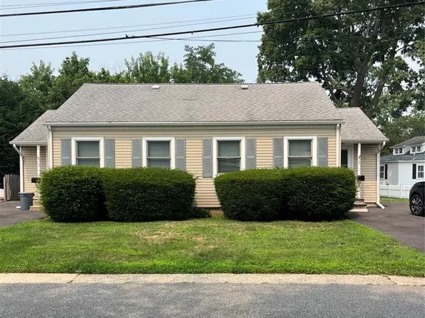 15 Cedar Street, Amityville, NY 11701