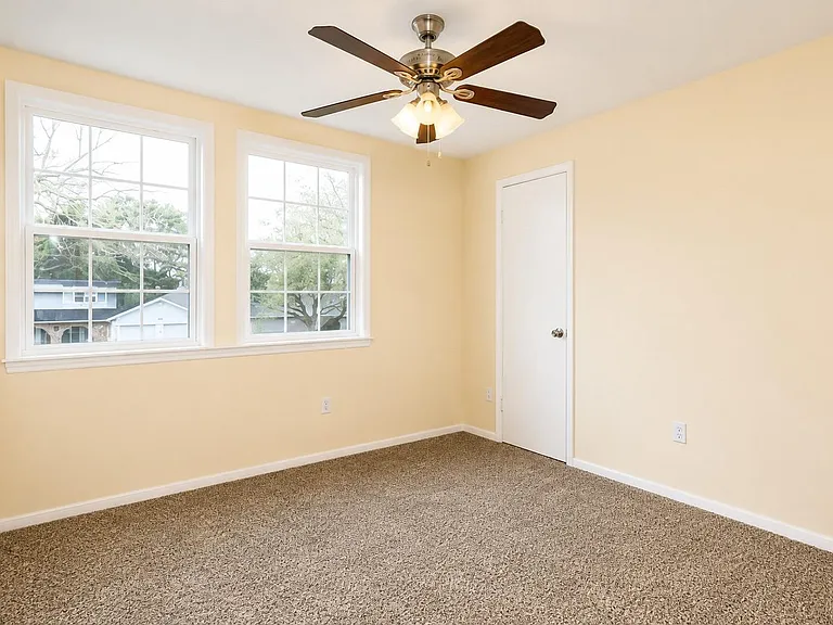 2110 Whiteback Dr — Photo 25