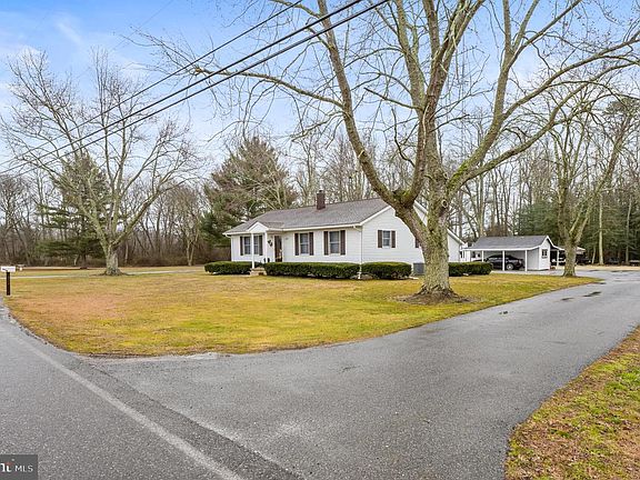 3rd image of 393 Newport Neck Rd