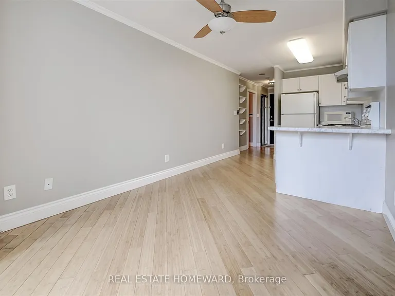 1733 Queen St E #513 — Photo 9