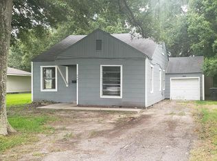 6401 Verde St, Groves, TX 77619