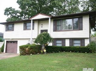 9 Harrison Ave, Centereach, NY 11720