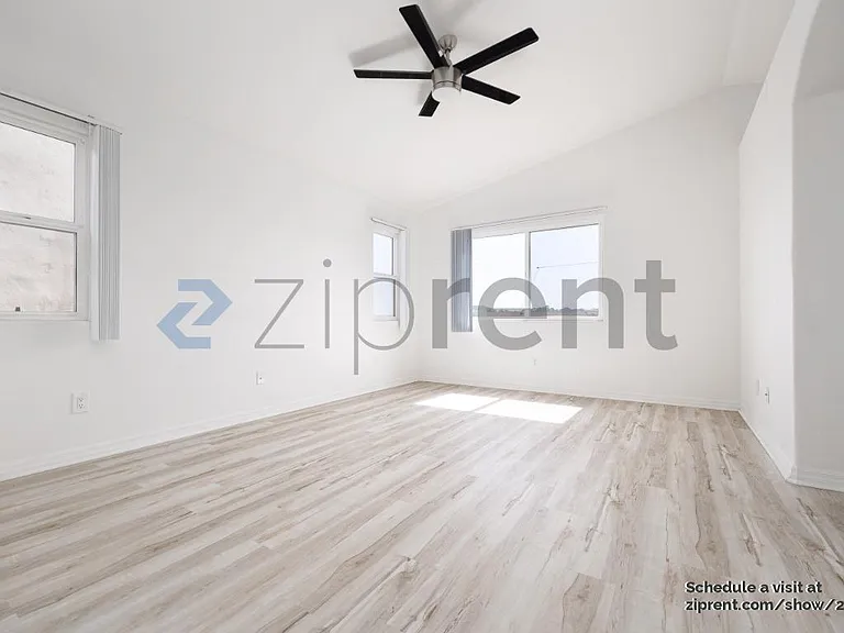 1784 Elm Ave — Photo 11