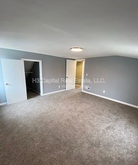 408 W Clay St — Photo 15