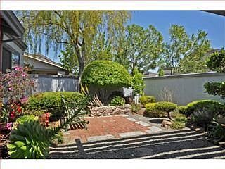 2nd image of 965 De Soto Ln