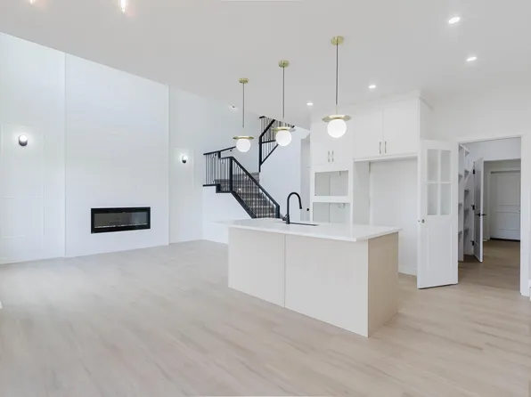 226 Edgemont Grn, Edmonton, AB T6M 3J6