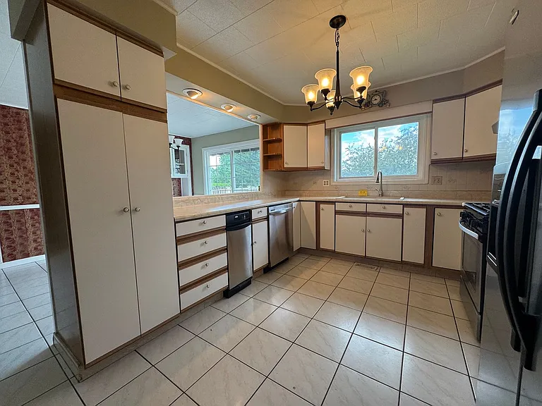 5508 Bostwick St — Photo 5