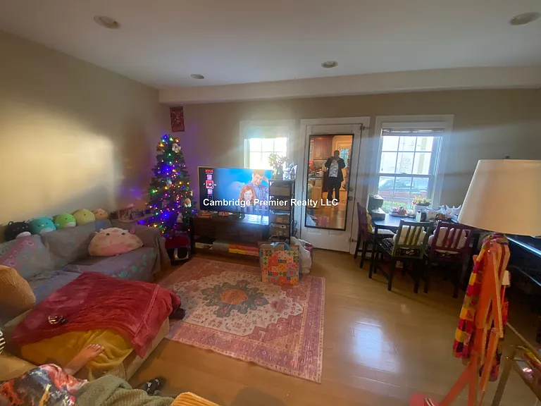 325 Elm St #2 — Photo 2
