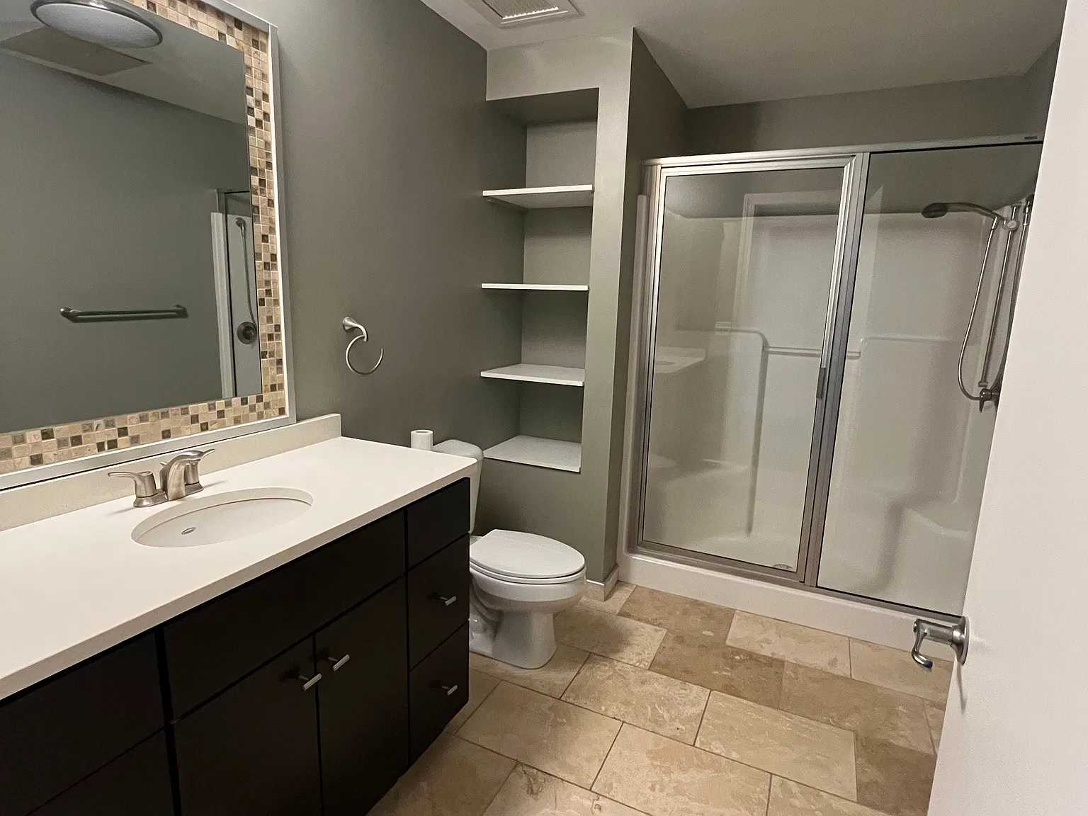 1 bed, 800 sqft, $1,300 — Photo 4