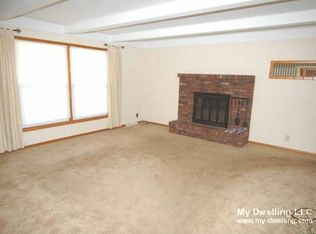 N105W21055 Oak Ln, Germantown, WI 53022
