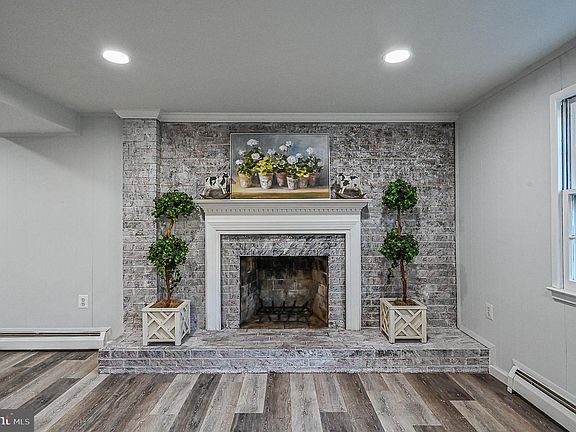 4th image of 4210 Evergreen Dr
