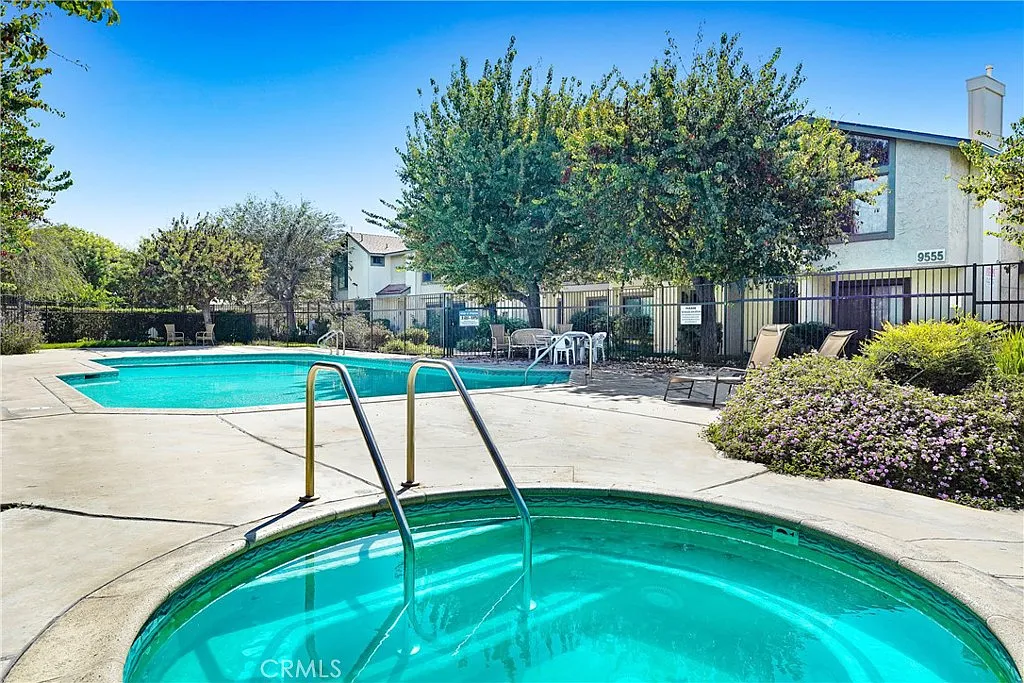 2 bed, 2.5 bath, 1109 sqft, $3,200 — Photo 1