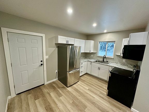 2nd image of 813 Juniper Dr